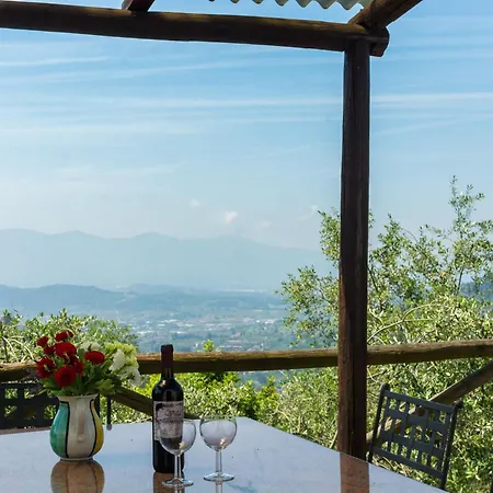 Szálloda Idyllic In Pescia With Swimming Pool