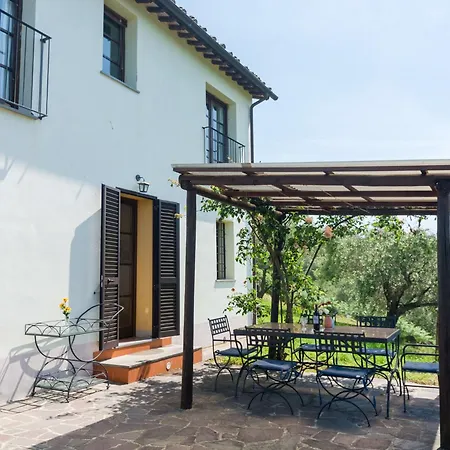 Idyllic In Pescia With Swimming Pool Szálloda Uzzano