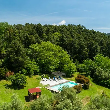 Idyllic In Pescia With Swimming Pool Uzzano