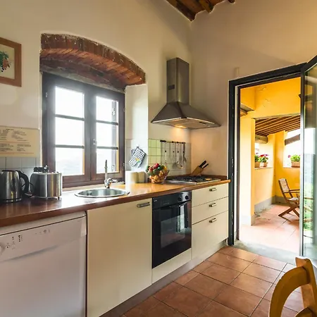 Idyllic In Pescia With Swimming Pool Uzzano